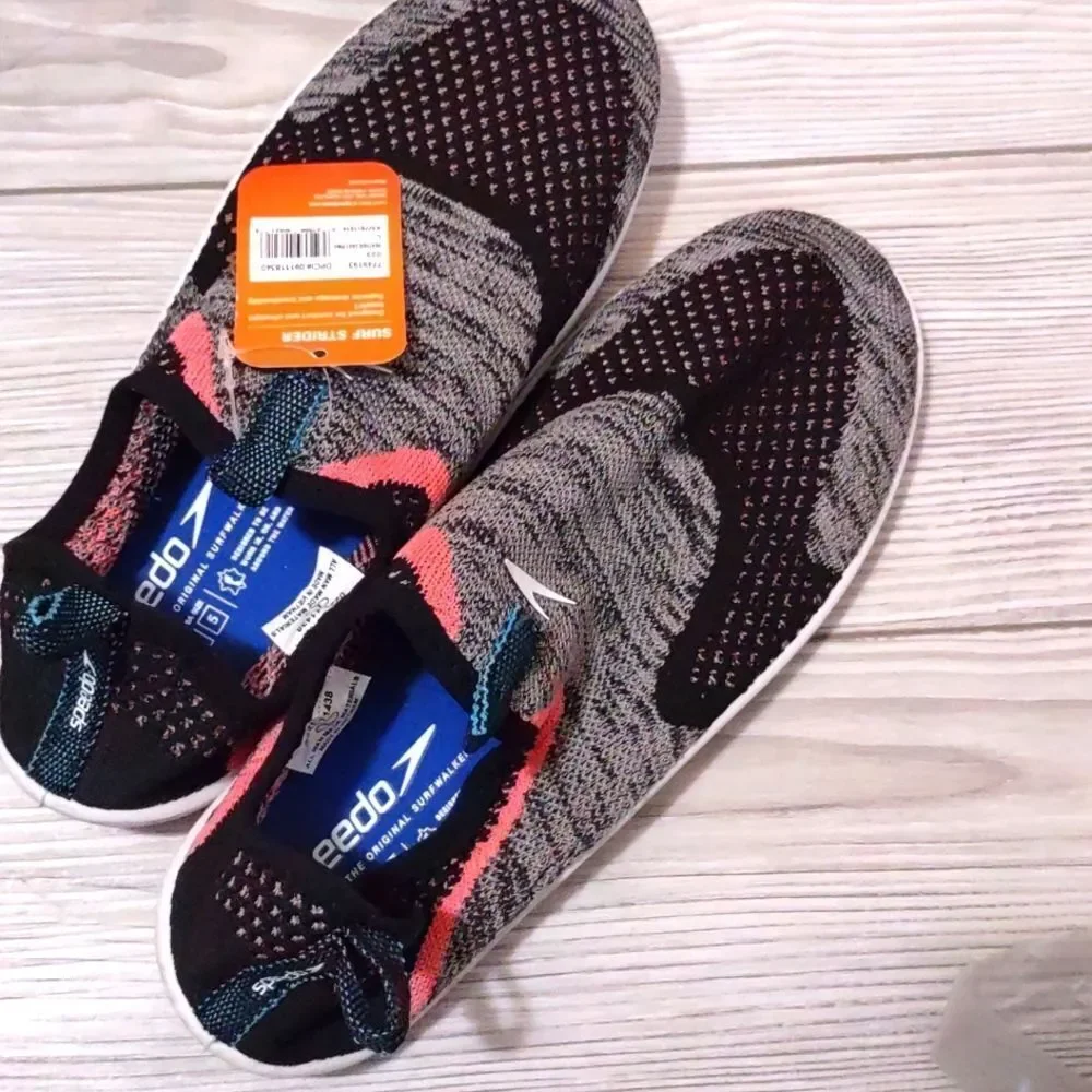 (22-2563)  Speedo  Water Shoes Sz L (4-5)
